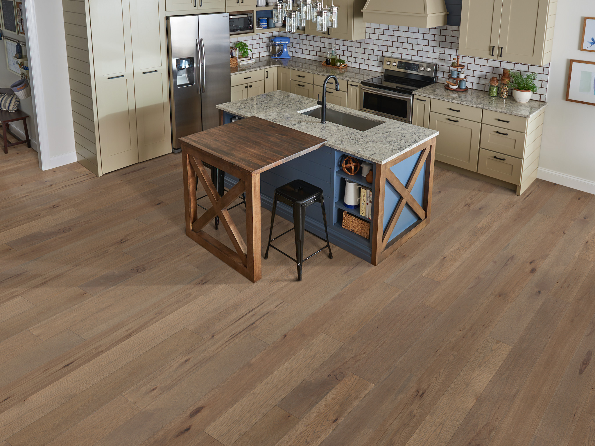 Castlewood Hickory - in color Greyfriar | Shaw Floors
