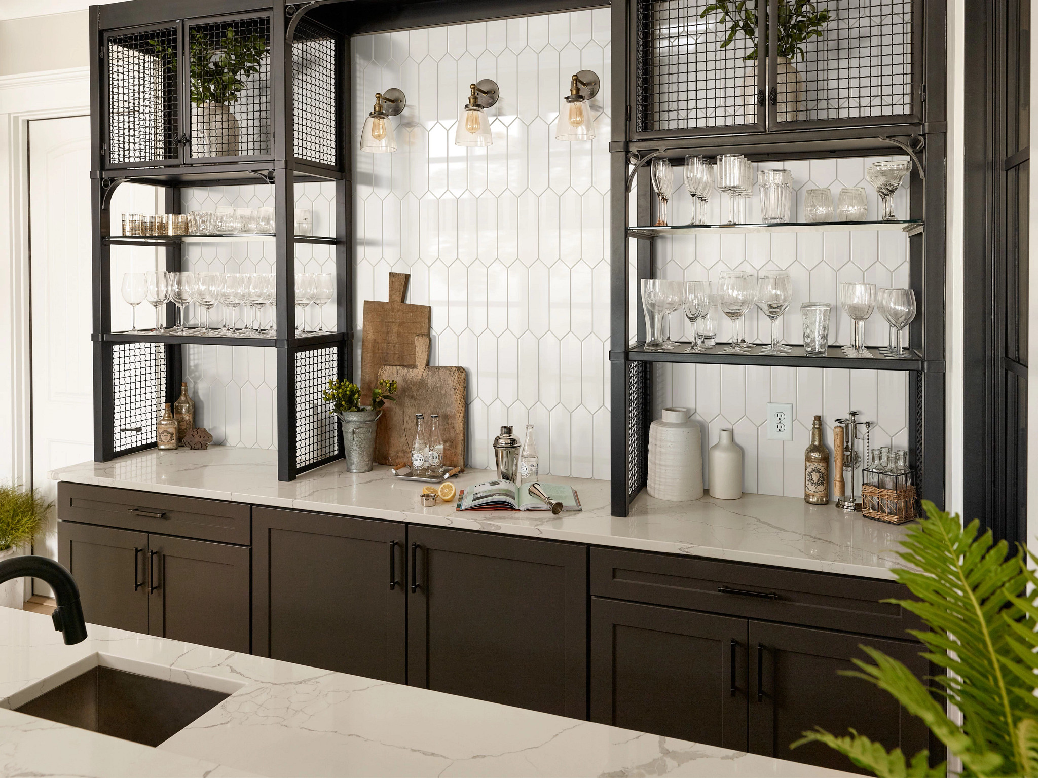 CUTLASS 3X12 WHITE PICKET ROOM