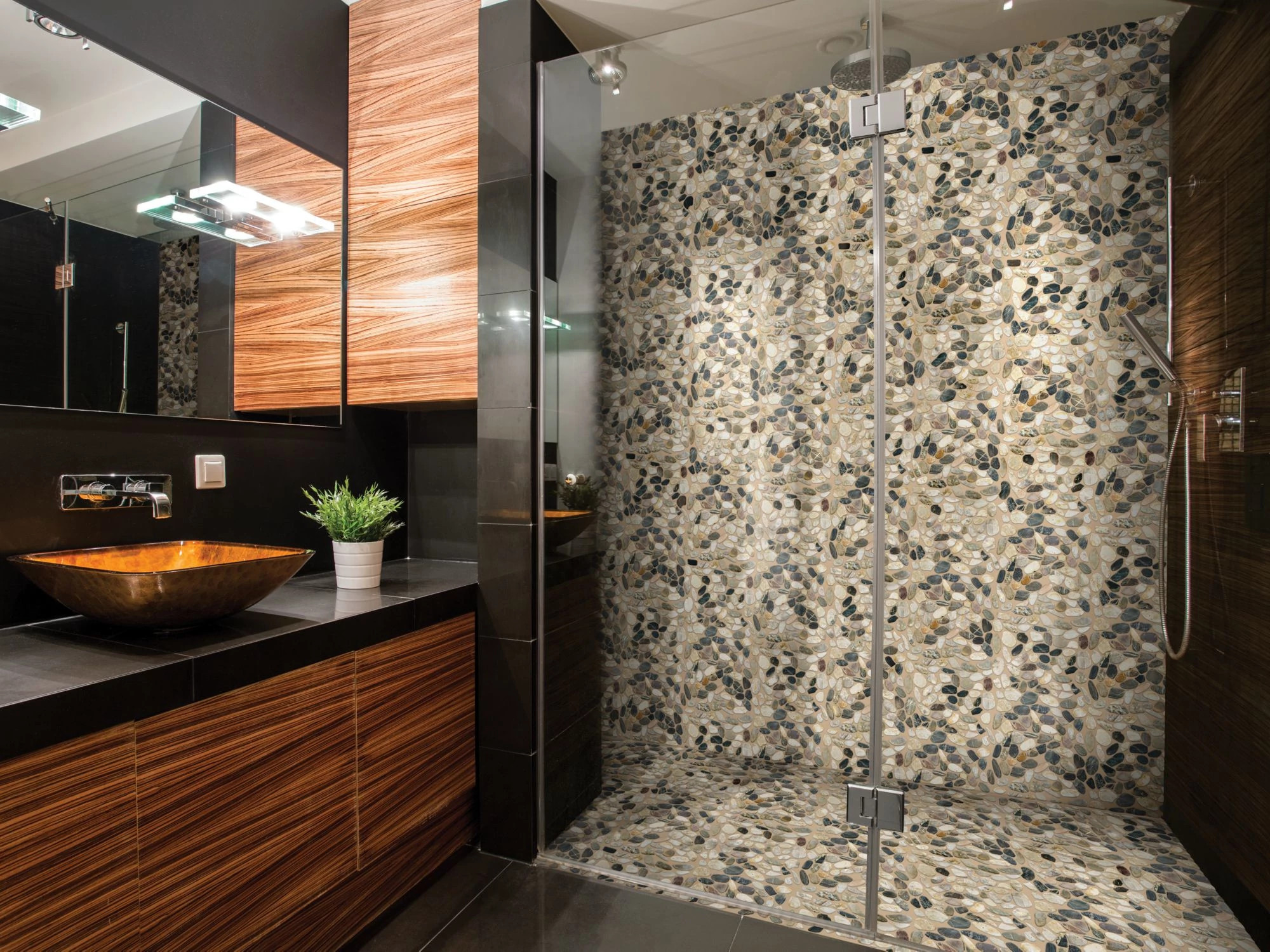 PEBBLE SLICED MOSAIC BORA WILDERNESS ROOM