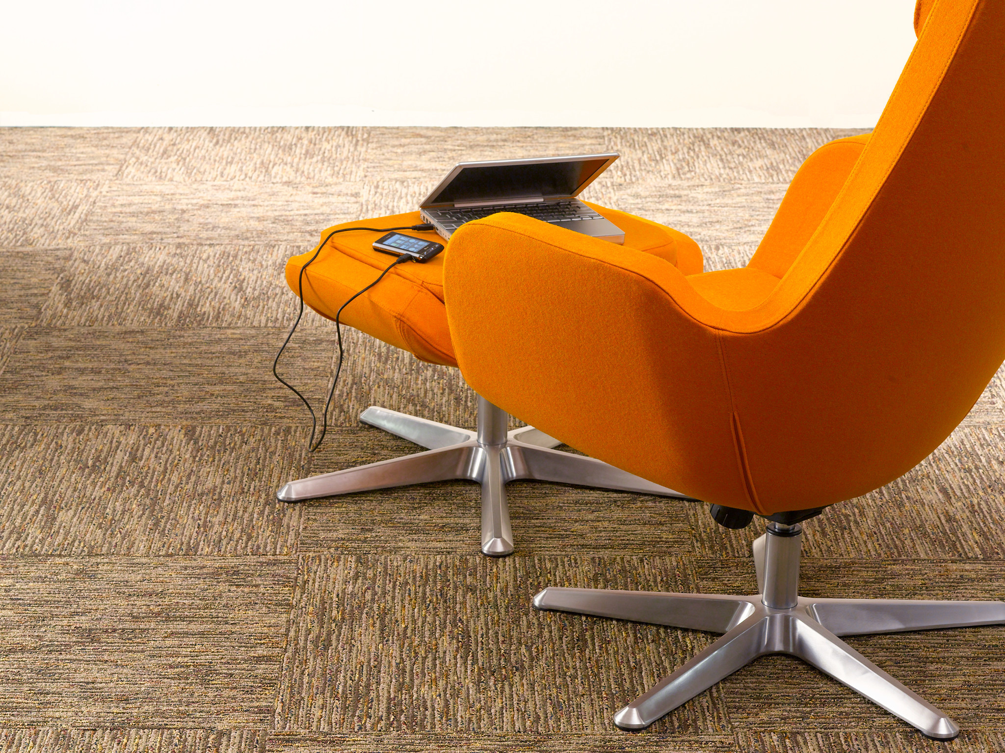 SYNC-UP-J0126-CALENDAR-26104-room-image