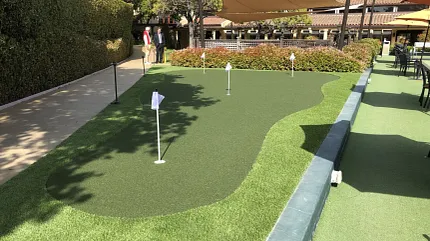 Synthetic grass for golf practice areas Outdoor putting green with artificial turf